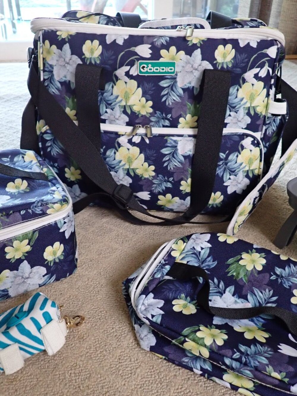 Large Floral Print Pet Travel Bag with EXTRAS!